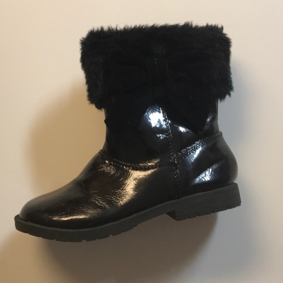 🦃Children’s Place🦃Size10 Black patent like boot - Picture 3 of 5